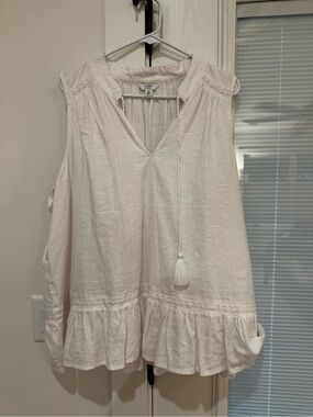 crown & ivy Cream Sleeveless Tassel Peasant Blouse